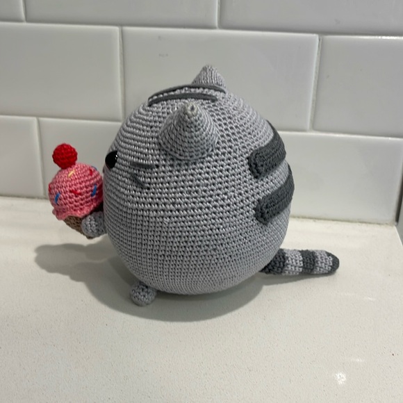 Handcrafted Pusheen with Ice Cream Amigurumi Crochet Figure Toy Decor Cat - Picture 3 of 12